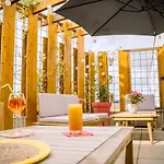 Metz Est Technopole Pole Sante Отель