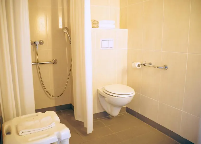 Metz Est Technopole Pole Sante Отель