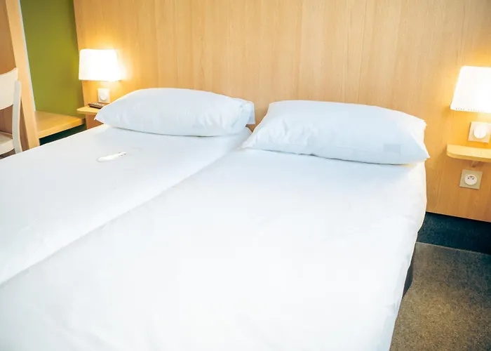 Metz Est Technopole Pole Sante Отель